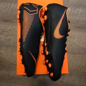 Nike men’s new with original box size 10 vapor 12 club